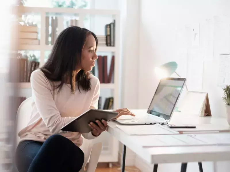 Welfare & employability Women working from from home